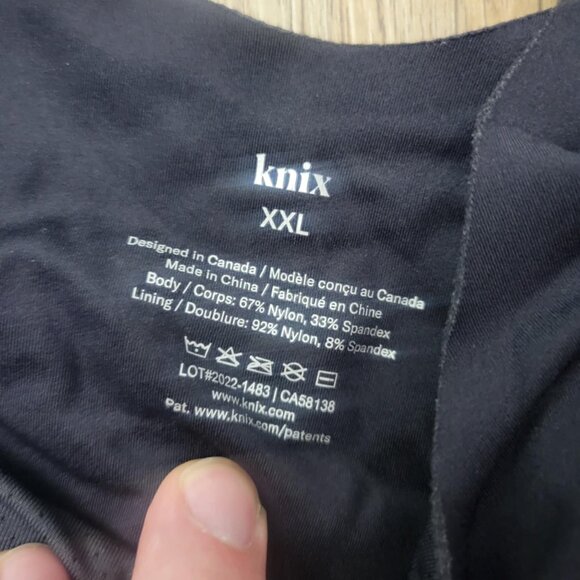 XXL Knix seamless pullover sports bra - black with removable pads fits 36c & 36b - Picture 2 of 5